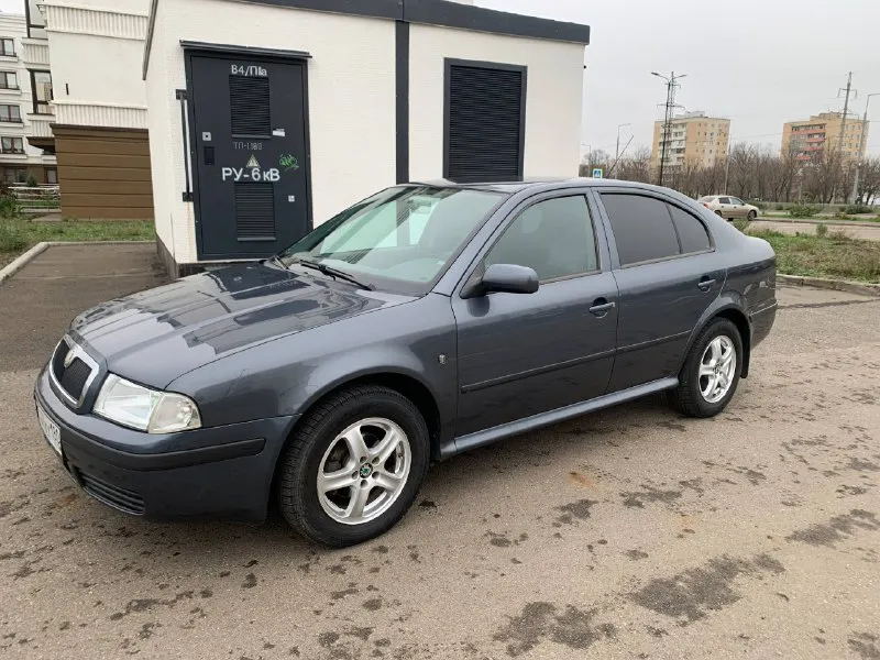 Skoda octavia tour 1.6 год 2009 пробег 206т родной в автомобили крашена две детали всего все стёкла заводские 3 хозяина автомобиль полностью обслужен все четыре стойки новые рычаги новые сцепление новые резина новая грм помпа всё свежее тормозная система также обслужена мотор работает идеально в общем пишите звоните +79496347909 г. мариуполь цена 620т - фотография - 10