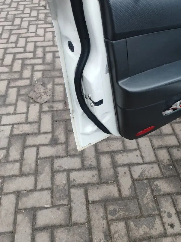 Срочно продам шевроле авео 1,5 2008г газ/бензин в хорошем состоянии, дно пороги-отлично, сигнализация, гур, подъемники, все работает. по документам с переоформлением. 2 ключа. осмотр г. горловка центр. 400 руб +79493922512 - фотография - 7