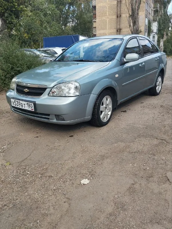 Продам 530т. рублей шевроле лачетти коробка автомат. газ бензин гбо евро 4 2005 год выпуска двигатель 1.8 работает отлично, без расхода масла, едит бодро коробка работает в штатном режиме без пинков и рывков переключает мягко и плавно ходовая часть в полном порядке. 2 комплекта резины салон в отличном состоянии 4 стеклоподъёмника гур работает отлично центральный замок магнитола андроид кондиционер климат контроль регулировка зеркал авто без каких-либо вложений. осмотр г донецк рф учёт донецкий 180 регион оформление документов. возможен обмен в обе стороны +79493476670 - фотография - 3