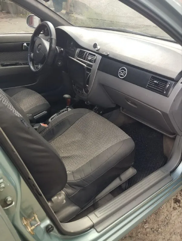 Продам 530т. рублей шевроле лачетти коробка автомат. газ бензин гбо евро 4 2005 год выпуска двигатель 1.8 работает отлично, без расхода масла, едит бодро коробка работает в штатном режиме без пинков и рывков переключает мягко и плавно ходовая часть в полном порядке. 2 комплекта резины салон в отличном состоянии 4 стеклоподъёмника гур работает отлично центральный замок магнитола андроид кондиционер климат контроль регулировка зеркал авто без каких-либо вложений. осмотр г донецк рф учёт донецкий 180 регион оформление документов. возможен обмен в обе стороны +79493476670 - фотография - 5