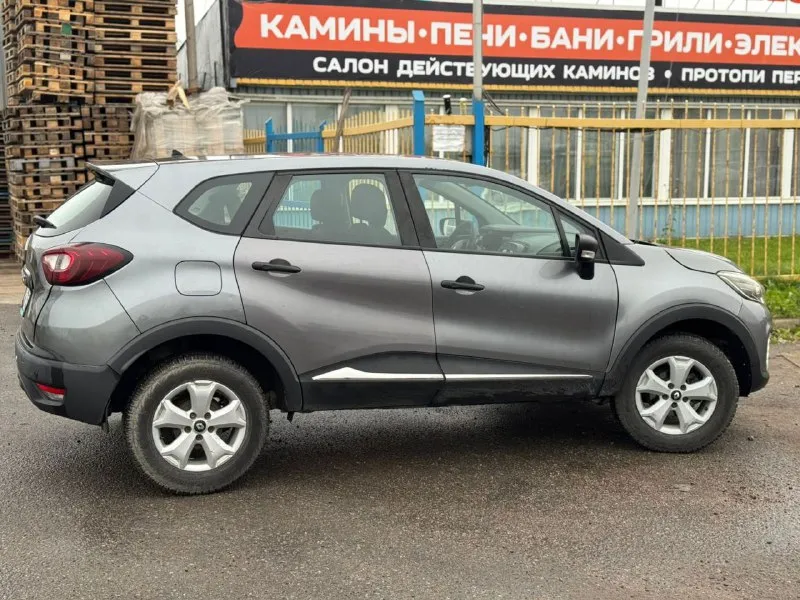 В продаже надёжный рено каптюр. 2017г 200000(родной пробег) 1.6 амт двигатель и коробка без нареканий. ходовая без посторонних звуков. кузов без гнили и рыжья. опрятный салон(работает каждая кнопочка) новая зимняя резина с шипами. машина обслужена, на полном ходу, ни чего делать не надо!!! 730000₽ звонки с 10.00 до 22:00 +7 919-886-07-20 +7 949-834-88-53 - фотография - 3