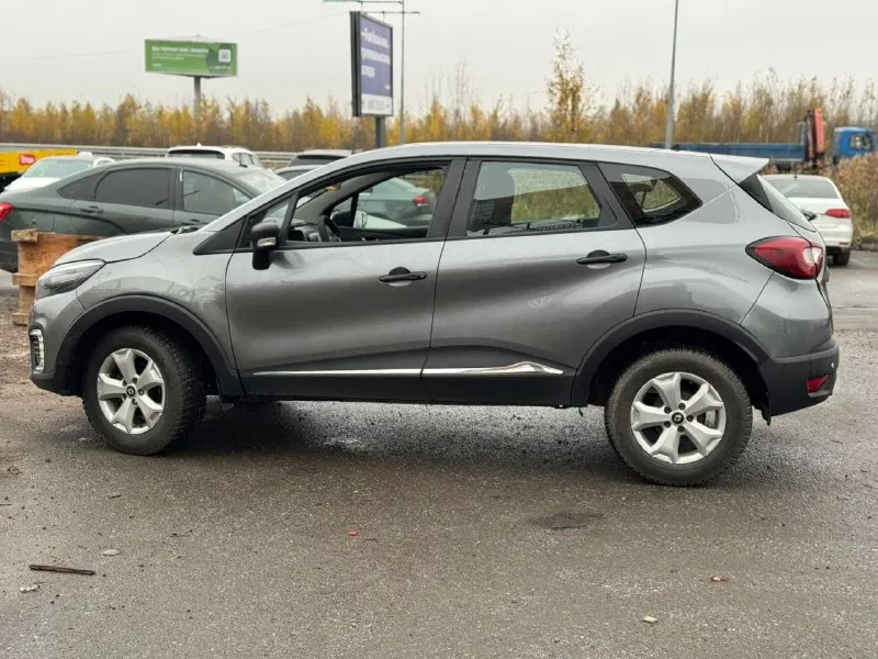 В продаже надёжный рено каптюр. 2017г 200000(родной пробег) 1.6 амт двигатель и коробка без нареканий. ходовая без посторонних звуков. кузов без гнили и рыжья. опрятный салон(работает каждая кнопочка) новая зимняя резина с шипами. машина обслужена, на полном ходу, ни чего делать не надо!!! 730000₽ звонки с 10.00 до 22:00 +7 919-886-07-20 +7 949-834-88-53 - фотография - 4