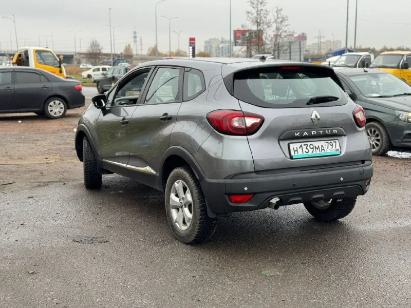 В продаже надёжный рено каптюр. 2017г 200000(родной пробег) 1.6 амт двигатель и коробка без нареканий. ходовая без посторонних звуков. кузов без гнили и рыжья. опрятный салон(работает каждая кнопочка) новая зимняя резина с шипами. машина обслужена, на полном ходу, ни чего делать не надо!!! 730000₽ звонки с 10.00 до 22:00 +7 919-886-07-20 +7 949-834-88-53 - фотография - 6