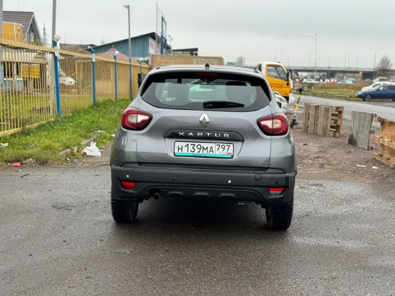 В продаже надёжный рено каптюр. 2017г 200000(родной пробег) 1.6 амт двигатель и коробка без нареканий. ходовая без посторонних звуков. кузов без гнили и рыжья. опрятный салон(работает каждая кнопочка) новая зимняя резина с шипами. машина обслужена, на полном ходу, ни чего делать не надо!!! 730000₽ звонки с 10.00 до 22:00 +7 919-886-07-20 +7 949-834-88-53 - фотография - 7