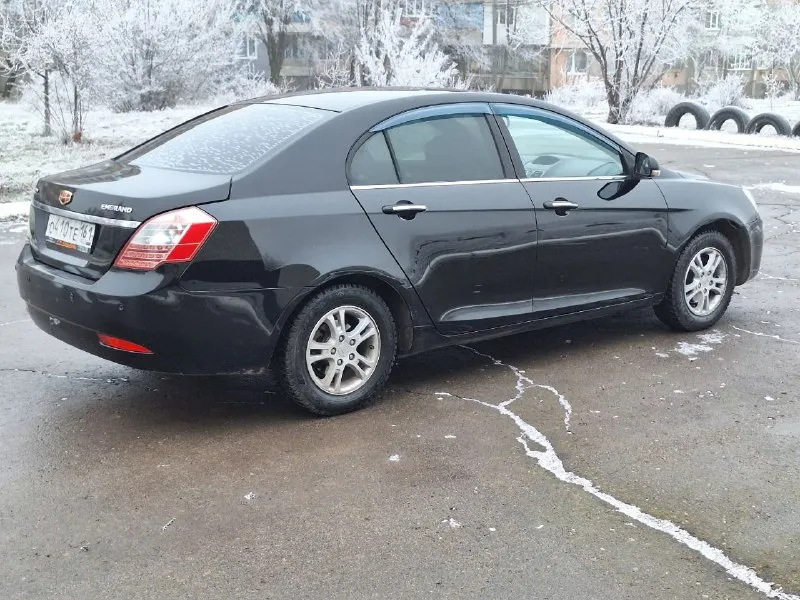 Продам джили эмгранд7 2013г 1.5 на механике 3 владельца(птс оригинал) вся в родном окрасе! 147.000км родного пробега комплектация:кондиционер(рабочий),4эсп, эл. резулиповка зеркал, датчик света, подогрев сидений, кожаный салон. мотор не дымит, не троит, работает отлично. коробка не хрустит, не выбивает. ходовая без стуков, дно-стаканы целое (завод)! все вин номера читаются. г. красный луч цена:460.000торг тел:+79591510024 - фотография - 3