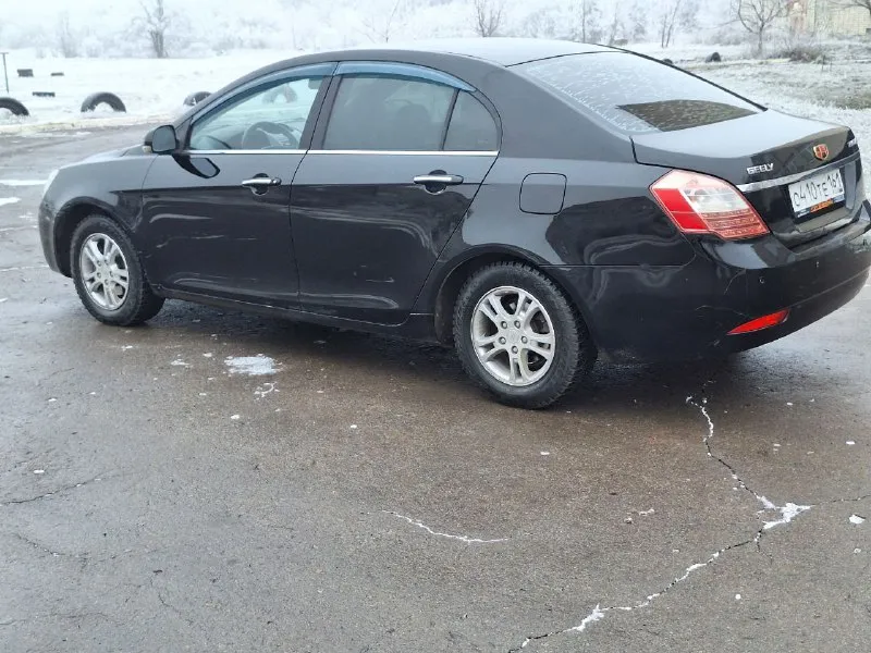 Продам джили эмгранд7 2013г 1.5 на механике 3 владельца(птс оригинал) вся в родном окрасе! 147.000км родного пробега комплектация:кондиционер(рабочий),4эсп, эл. резулиповка зеркал, датчик света, подогрев сидений, кожаный салон. мотор не дымит, не троит, работает отлично. коробка не хрустит, не выбивает. ходовая без стуков, дно-стаканы целое (завод)! все вин номера читаются. г. красный луч цена:460.000торг тел:+79591510024 - фотография - 4