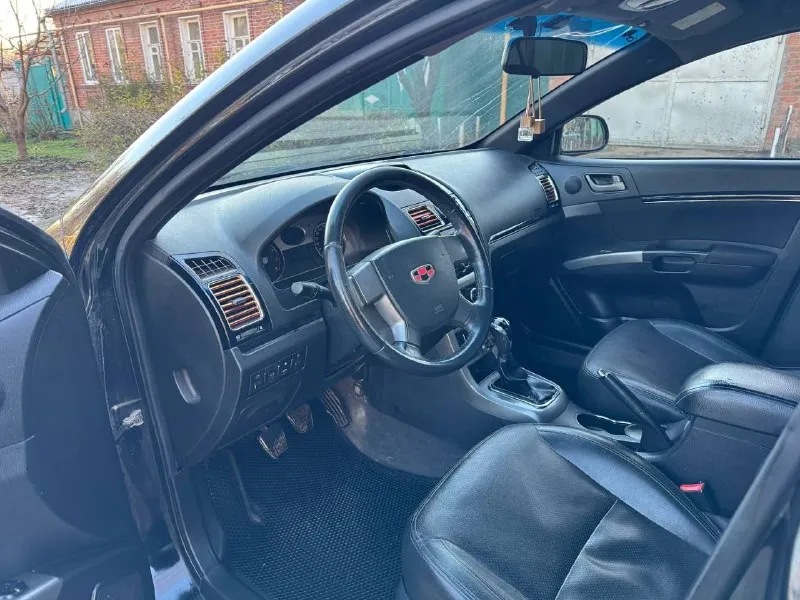 Продам джили эмгранд7 2013г 1.5 на механике 3 владельца(птс оригинал) вся в родном окрасе! 147.000км родного пробега комплектация:кондиционер(рабочий),4эсп, эл. резулиповка зеркал, датчик света, подогрев сидений, кожаный салон. мотор не дымит, не троит, работает отлично. коробка не хрустит, не выбивает. ходовая без стуков, дно-стаканы целое (завод)! все вин номера читаются. г. красный луч цена:460.000торг тел:+79591510024 - фотография - 7