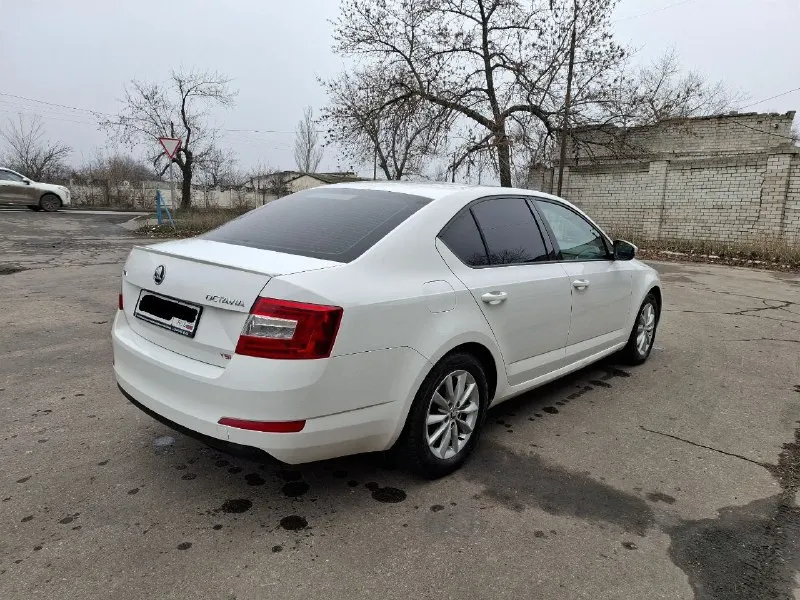 Skoda octavia a7 1.8 tsi, 2013 г. в., пробег 280 тыс. , своевременное техническое обслуживание, заменена цепь грм, масло не ест, вложений не требует. цена: 1 250 000₽ осмотр: донецк, торез. телефон: +79496310383. - фотография - 4