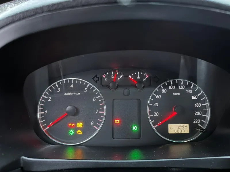 Продам автомобиль geely ck2✅ цена:399к ₽✅ пробег: 88к✅ год выпуска:2012✅ 1.5✅ коробка механика✅ кондиционер❄️ автомобиль куплен в 2012году у официального дилера в донецке. я первый хозяин, родной пробег 88к км, состояние автомобиля хорошее, салон чистый не зацарапанный, кузов в хорошем состоянии, днище автомобиля полностью обработано антикоррозийным составом, зимняя резина, автомобиль хранится в теплом отапливаемом гараже, в автомобиле работает все! г. донецк номер телефона: +79497160322 📞 звоните: +7(949)7160322 - фотография - 5