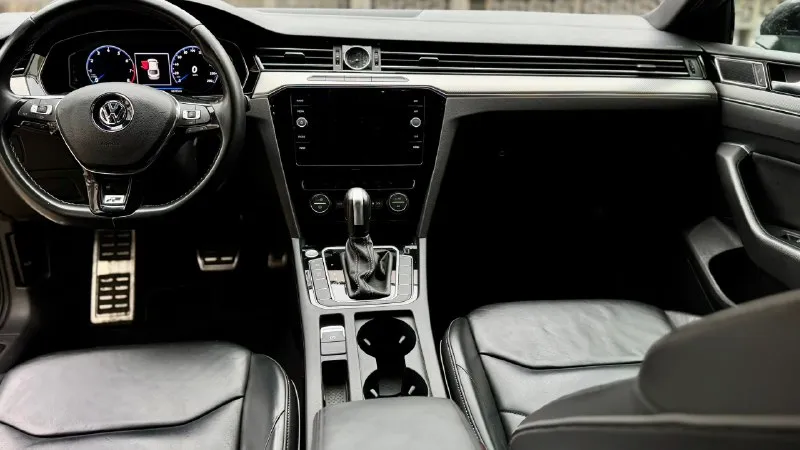 Volkswagen arteon r-line sel год: 2020 объем: 2.0л пробег: 66тыс. км цена: 3.250.000р vin: wvwsr7an5le013190 тел: +79494851087 на полном приводе! в хорошем состояние. полностью обслужен. в моторе масло заменили, все фильтра, масло в коробке. резина лето но новое. комплектация: панорамная крыша, подогревы сидений, слепые зоны, лед приборка, адоптивная оптика, автозавод. 📞 звоните: +7(949)4851087 - фотография - 10