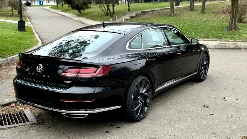 Volkswagen arteon r-line sel год: 2020 объем: 2.0л пробег: 66тыс. км цена: 3.250.000р vin: wvwsr7an5le013190 тел: +79494851087 на полном приводе! в хорошем состояние. полностью обслужен. в моторе масло заменили, все фильтра, масло в коробке. резина лето но новое. комплектация: панорамная крыша, подогревы сидений, слепые зоны, лед приборка, адоптивная оптика, автозавод. 📞 звоните: +7(949)4851087 - фотография - 4