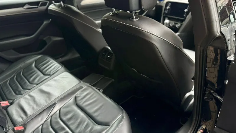 Volkswagen arteon r-line sel год: 2020 объем: 2.0л пробег: 66тыс. км цена: 3.250.000р vin: wvwsr7an5le013190 тел: +79494851087 на полном приводе! в хорошем состояние. полностью обслужен. в моторе масло заменили, все фильтра, масло в коробке. резина лето но новое. комплектация: панорамная крыша, подогревы сидений, слепые зоны, лед приборка, адоптивная оптика, автозавод. 📞 звоните: +7(949)4851087 - фотография - 9