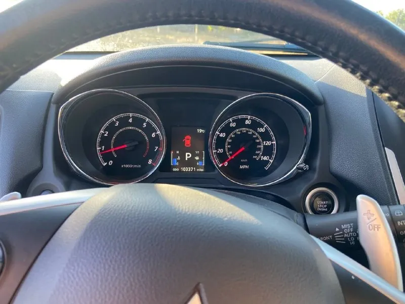 Продам mitsubishi аутлендер спорт 2014г. в хорошем состоянии, в хорошей комплектации:электрорегулировка сидений, 4есп, подогревы передних сидений, кондиционер, круиз контроль, кнопка старт/стоп, под рулевые лепестки, подключаемый полный привод, абс, стоит хороший свет, хорошая музыка с сабвуфером. машина полностью обслужена, полная замена масла в коробке, масло в двигателе менялось каждые 6-7 тыс. , в июне полировка и нанесение керамики на кузов, 2 комплекта 18 резины. цена: 1.399.000₽ все вопросы по +79494682440 светлана. 📞 звоните: +7(949)4682440 - фотография - 4