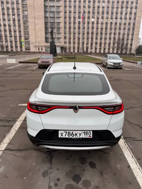 Продам кроссовер-купе renault arkana 2022 г. в. в отличном состоянии. 1.6 бензин, коробка автомат. пробег 109 000 км. один хозяин. шикарная комплектация! бесключевой доступ и система старт-стоп, климат-контроль, подогрев сидений, руля и лобового, установлен электро фен, печка дует теплым сразу, оптика передняя led pure vision, светит очень ярко, задняя диодная, круиз-контроль, парктроники, датчик света и дождя, интеллектуальные помощники esp, asr, hsa, bas, ebd и много всего еще. дорогая магнитола на андроиде со всеми возможными функциями. двигатель самый надежный в линейке. недавно пройдено большое то. всегда обслуживали на официальном сервисе. сервисная книжка и инструкция по эксплуатации имеется. очень экономичный расход трасса 5.5 город 7.4. большой багажник и высокий клиренс 205 мм. два комплекта резины в отличном состоянии. причина продажи, купили новый автомобиль, а этот стоит в гараже. цена 1 299 000. срочно! цена до конца недели! осмотр донецк центр 📲 tg: @sstpr8877 📞 звоните: +7(949)0893530 - фотография - 6