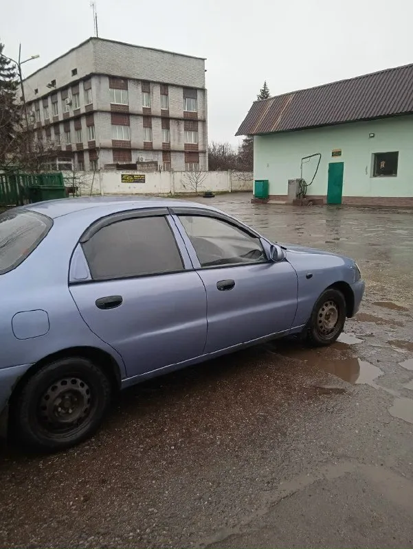 Всем доброго времени суток😎 продам автомобиль достойный внимания 🔥🔥🔥 у автомобиля одни плюсы ➕➕➕ авто 2003 года рождения👆 кузов не варился, и в сварке не нуждается, можете проверить на любой яме 🧐🧐🧐 красил авто 3 года назад. .. рыжиков и прочего нет!!! 😎 резина зима на дисках, лето на титанах резина отличная титаны хорошие 👊👊👊 карты дверей евро, 2 эл. ст передних, камера заднего вида выведена на 2d магнитолу. приборка chevrolet 🤨🤨🤨 это редкое состояния кузова для такого автомобиля! в подарок к любимому автомобилю новая ходовая, закупился для замены после зимы. ... цена 350₽ +79493628544 александр если для вас дорого, то это не ваш автомобиль, и по воздуху не звоните - цените своё и моё время всем мирного неба над головой👤↗ 📞 звоните: +7(949)3628544 - фотография - 2