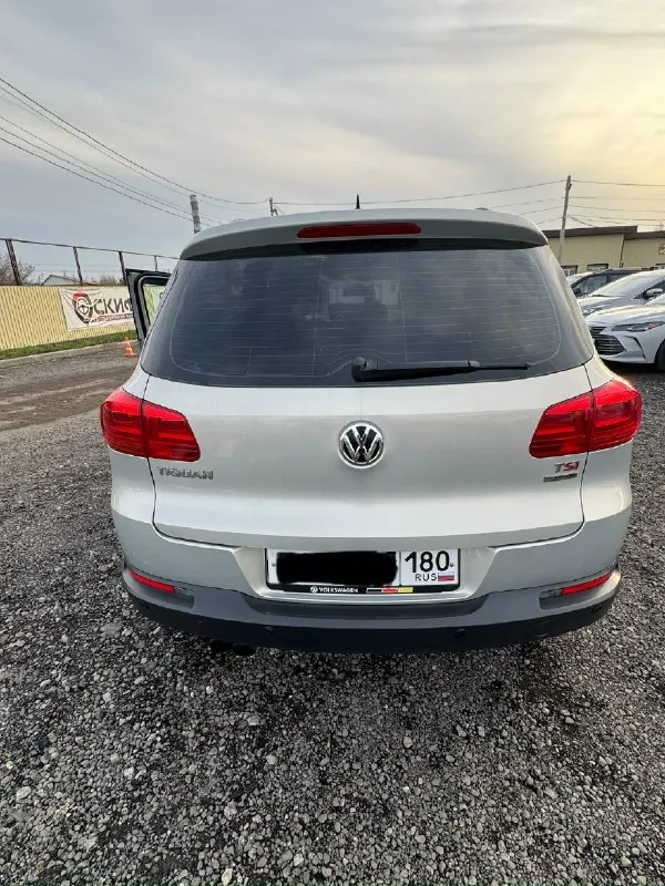 Цена 1420 000 рублей volkswagen тигуан / volkswagen tiguan 1 рест 2014 в родном окрасе❗️ мотор 1.4т, новая турбина коробка автоматическая климат контроль, датчик температуры за бортом бортовой компьютер, датчик дождя, датчик света, задний парктроник с камерой заднего вида, подогрев сидений (3 режима), подогрев зеркал, мультируль, установлена магнитола, шумоизоляция. ходовая в идеальном состоянии! возможно продажа в кредит! автотеку скину по запросу. на этом номере телеграмм +7949 333 17 30 📞 звоните: +7(949)3331730 - фотография - 2