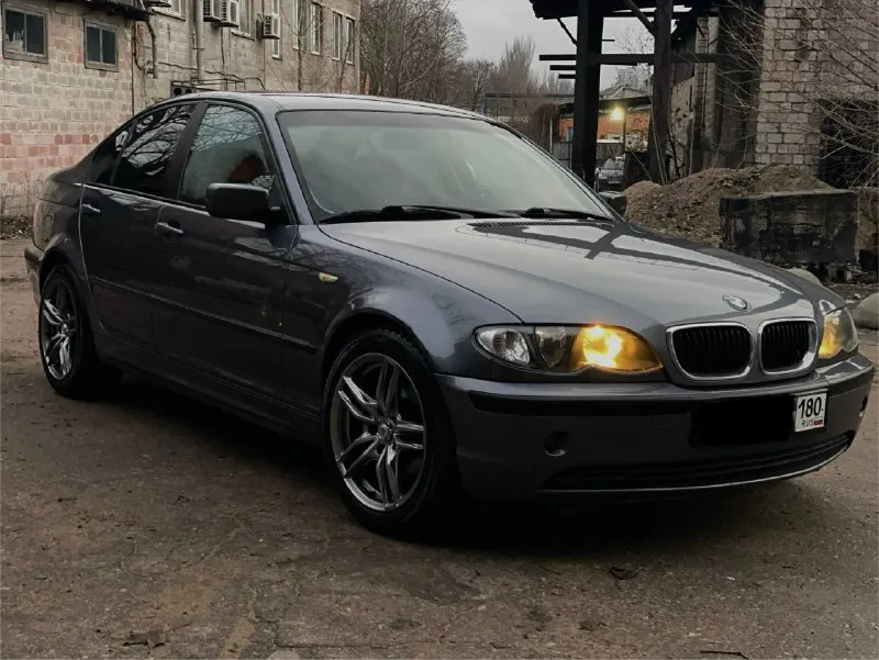 Продается очень крепкая и надежная легендарная bmw e46 1.9 бензин мотор течей масло и того прочего н... - фотография