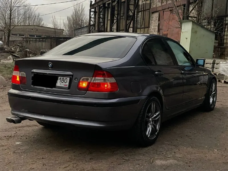 Продается очень крепкая и надежная легендарная bmw e46 1.9 бензин мотор течей масло и того прочего нет ! обслуживалась во время ! денег на авто не жалели ! из последнего поменяно : рулевые тяги, новая резина зима липучка ! новые куплены шикарные r17 диски ! три ключа ! магнитола андроид ! авто эксплуатировался очень бережно ! хранился всегда в гараже ! пробег авто 201.000км 1 владелец цена данного авто 650.000₽ с торгом у капота ! в пределах разумного ! :) осмотр город донецк звоните по номеру : +7-949-378-26-62 - фотография - 4