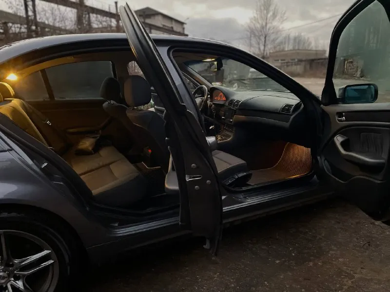 Продается очень крепкая и надежная легендарная bmw e46 1.9 бензин мотор течей масло и того прочего нет ! обслуживалась во время ! денег на авто не жалели ! из последнего поменяно : рулевые тяги, новая резина зима липучка ! новые куплены шикарные r17 диски ! три ключа ! магнитола андроид ! авто эксплуатировался очень бережно ! хранился всегда в гараже ! пробег авто 201.000км 1 владелец цена данного авто 650.000₽ с торгом у капота ! в пределах разумного ! :) осмотр город донецк звоните по номеру : +7-949-378-26-62 - фотография - 7