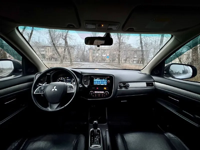 ❗️❗️❗️срочно❗️❗️❗️ mitsubishi outlander 2012 г. в. ✅двигатель 2.4 ✅коробка вариатор ✅авто в хорошем состоянии. ✅кожаный салон, электрорегулировки сидений, мультируль, подогревы сидений, мультимедиа, камера заднего вида, круиз контроль, датчик дождя, света. цена 1050000т. р. 📞📞☎️+79494009366 📲 tg: @vladislav511511 📞 звоните: +7(949)4009366 - фотография - 7