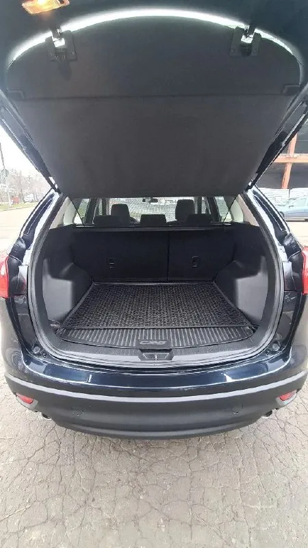 Mazda cx-5 2015 i рестайлинг, комплектация drive, 2.0. передний привод (японская сборка). не участвовал в дтп. кузов в родной краске. своевременно обслуживался у официального дилера (подтверждено сервисной книжкой). полный комплект ключей и документов. оригинальный птс. с машиной идёт комплект летней резины на оригинальных легкосплавных дисках. машина полностью обслужена, проведено то, произведен ремонт ходовой части, вложений не требуется +79490137324 📞 звоните: +7(949)0137324 - фотография - 7