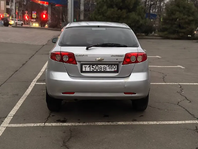 Продам chevrolet lacetti корейская сборка! 2005 г. в. на полном ходу! двигатель 1.4 бензин, мкпп пробег: 209 тыс гур, электростеклоподъемники, кондиционер, сигнализация, 2 ключа. с документами порядок, постоянный рф учет. цена: 385 тыс рублей г. донецк +79493690225 - фотография - 5
