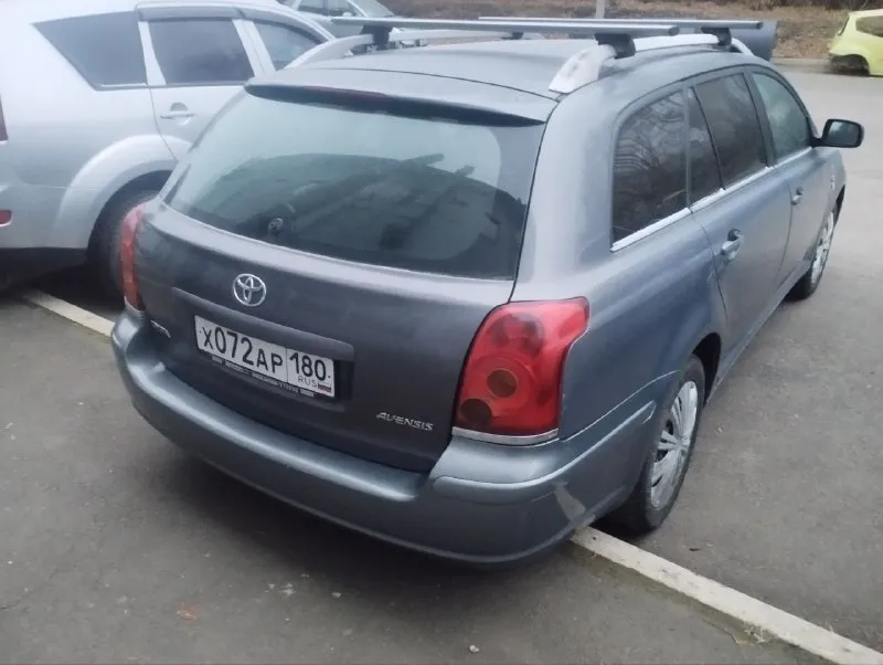 Продам toyota авенсис т250 в универсале, с самым экономичным и надежным 2литровым турбодизелем, в паре с неубиваемой механической кпп. 2003 год рождения. расход по городу 7-8л. топливная полностью исправна ( надежные недорогие форсунки не такие как на 2.2 моторе). машина очень мягкая, клиренс поднял на 2см в круг, завод не предполагал эксплуатацию по нашим ровным дорогам. машина не новая, поэтому следов эксплуатации хватает. богажник огромный сидухи складываются в ровный пол. есть богажник на крыше. вобщем отличная рабочая лошатка. цена 650тыс руб. полное переоформление. донецк 9493790839 📲 tg: александр 📞 звоните: +7(949)3790839 - фотография - 3
