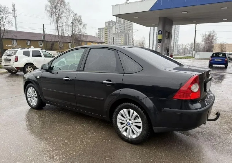 Ford focus ( ford фокус)2.0 mt, 2007, 249 000 км 2 собственника. надежный цепной мотор, работает отлично, не дымит, без ошибок. коробка и ходовая в отличном состоянии. по кузову выглядит отлично, пороги и днище целые кондиционер работает. магнитола с bluetooth и usb. сигнализация starline c автозапуском, работает. abs бортовой компъютер. центральный замок. электростеклоподъемники. гидроусилитель руля. противотуманные фары. шипованная резина на литых дисках. ухоженный и обслуженный автомобиль. по документам чистая без штрафов, запретов. днр. г. енакиево цена 470 000 руб тел: +7 949 564 63 02 📞 звоните: +7(949)5646302 - фотография - 3