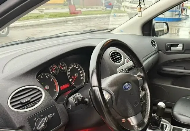 Ford focus ( ford фокус)2.0 mt, 2007, 249 000 км 2 собственника. надежный цепной мотор, работает отлично, не дымит, без ошибок. коробка и ходовая в отличном состоянии. по кузову выглядит отлично, пороги и днище целые кондиционер работает. магнитола с bluetooth и usb. сигнализация starline c автозапуском, работает. abs бортовой компъютер. центральный замок. электростеклоподъемники. гидроусилитель руля. противотуманные фары. шипованная резина на литых дисках. ухоженный и обслуженный автомобиль. по документам чистая без штрафов, запретов. днр. г. енакиево цена 470 000 руб тел: +7 949 564 63 02 📞 звоните: +7(949)5646302 - фотография - 8
