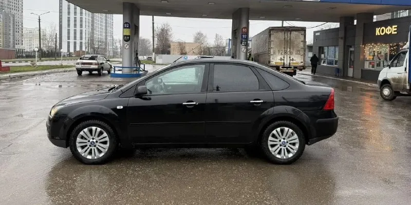 Ford focus ( ford фокус)2.0 mt, 2007, 249 000 км 2 собственника. надежный цепной мотор, работает отлично, не дымит, без ошибок. коробка и ходовая в отличном состоянии. по кузову выглядит отлично, пороги и днище целые кондиционер работает. магнитола с bluetooth и usb. сигнализация starline c автозапуском, работает. abs бортовой компъютер. центральный замок. электростеклоподъемники. гидроусилитель руля. противотуманные фары. шипованная резина на литых дисках. ухоженный и обслуженный автомобиль. по документам чистая без штрафов, запретов. днр. г. енакиево цена 470 000 руб тел: +7 949 564 63 02 📞 звоните: +7(949)5646302 - фотография - 9
