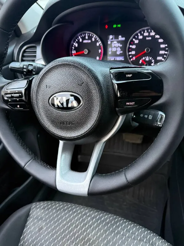 Kia rio x-line( киа рио) 2020г. акпп - классический автомат 6ст🛻🛻🛻 пробег 119 тыс. км‼‼‼‼ учёт рф -180🇷🇺 я хозяин ‼‼‼‼ авто в отличном состоянии, без вложений. полный комплект ключей и документов. .. style="background-image:url('//telegram. org/img/emoji/40/e29c85.png')">✅регулировка руля. ✅регулировка передних сидений по высоте ✅кожаный мультируль с подогревом ✅система крепления детских кресел isofix цена - 1.250млн. руб +торг 💸💸💸💸💸 ☎☎☎ +79493568852 +79499717090 (если нет связи пишите на телеграмм) авто находится в макеевке - фотография - 9