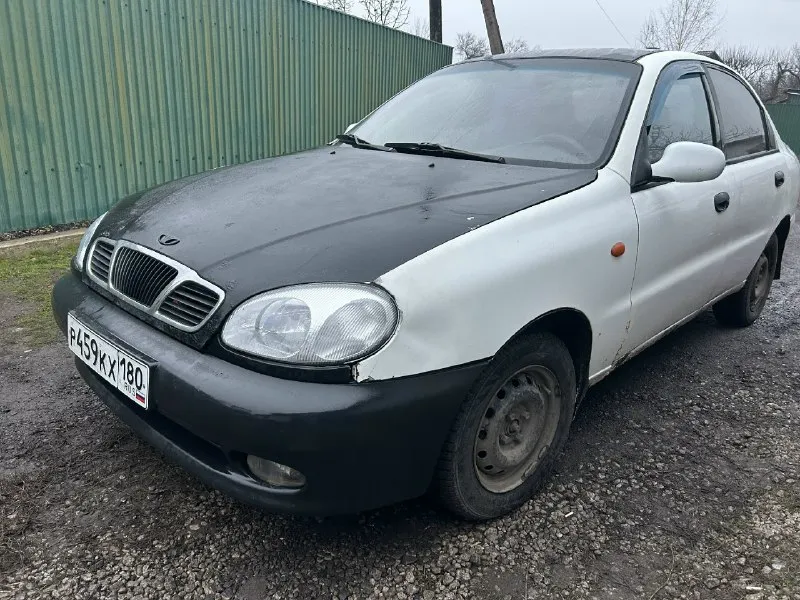 Срочно lanos 1998 1.5л бензин/газ(газ вписан но его нужно доработать) 170.000р торг уместен 🚨 машина стояла 2 года. решили её продать, перед продажей перебрали всю ходовую, чтобы на ней можно было доехать без хрустов. заменили тормозные диски+колодки. электрика в норме. свечи поменяли+бронепровода+катушка датчики все поменяны. единственное по ходовой резинки рычагов нужно поменять. (2резинки задних рычагов) установлены колонки+магнитола(достаточно не плохая музыка) мотор+коробка в норме сел и поехал. при запуске поменяли масло в двигателе+фильтра стартер абсолютно новый ему недели нет. внешне машина в рыжиках это видно по фото. пороги гнилые говорю сразу но не так что дно видно и пальцем можно дырку сделать, пороги гнилые просто нужен толковый хозяин который сделает пороги. заднее стекло с подогревом оно работает просто предохранитель нужно перепаять в блоке. это работы на 1час. по машине рассказал все без преувеличения и уменьшения. резина стоит новая зимняя(в этом году 📞 звоните: +7(949)0030365 - фотография - 6