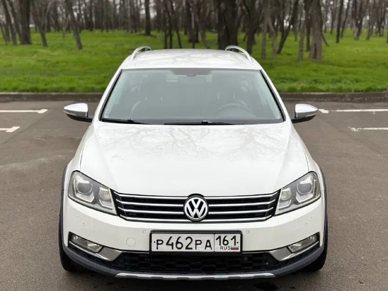 Volkswagen passat, 2012 alltrack 4motion двигатель: 2000cc / 211hp / 155kw tfsi тип коробки передач: nme(6a) пробег 260 000км автомобиль в отличном состоянии! мотор работает тихо без посторонних шумов, масложора нет! коробка работает отлично, не пинает не буксует!(обслуживалась) по ходовой все в порядке! полный привод обслужен автомобиль в максимальной комплектации!вентиляция передних сидений, массаж передних сидений! климат контроль греет холодит! адаптивный свет абсолютно всё работает! очень надёжный комфортный красивый универсал на полном приводе! цена 1 180 000₽ торг остальные вопросы по телефону: +79496361868 телега +380681107552 воцап телега - фотография - 3