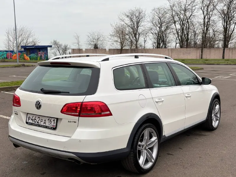 Volkswagen passat, 2012 alltrack 4motion двигатель: 2000cc / 211hp / 155kw tfsi тип коробки передач: nme(6a) пробег 260 000км автомобиль в отличном состоянии! мотор работает тихо без посторонних шумов, масложора нет! коробка работает отлично, не пинает не буксует!(обслуживалась) по ходовой все в порядке! полный привод обслужен автомобиль в максимальной комплектации!вентиляция передних сидений, массаж передних сидений! климат контроль греет холодит! адаптивный свет абсолютно всё работает! очень надёжный комфортный красивый универсал на полном приводе! цена 1 180 000₽ торг остальные вопросы по телефону: +79496361868 телега +380681107552 воцап телега - фотография - 4