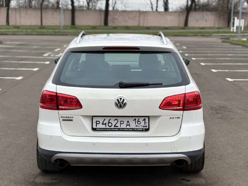 Volkswagen passat, 2012 alltrack 4motion двигатель: 2000cc / 211hp / 155kw tfsi тип коробки передач: nme(6a) пробег 260 000км автомобиль в отличном состоянии! мотор работает тихо без посторонних шумов, масложора нет! коробка работает отлично, не пинает не буксует!(обслуживалась) по ходовой все в порядке! полный привод обслужен автомобиль в максимальной комплектации!вентиляция передних сидений, массаж передних сидений! климат контроль греет холодит! адаптивный свет абсолютно всё работает! очень надёжный комфортный красивый универсал на полном приводе! цена 1 180 000₽ торг остальные вопросы по телефону: +79496361868 телега +380681107552 воцап телега - фотография - 6