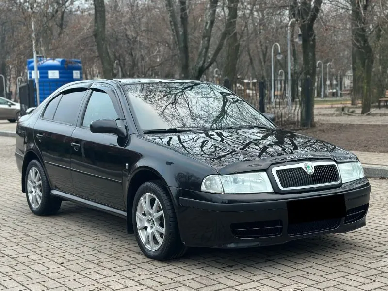 Продам skoda octavia tour 2007 1.6 автомобиль в отличном состоянии без дефектов (гнили, коррозии, ржавчин. ) двигатель работает отлично не дымит не троит коробка без нареканий ходовая часть вся перебрана без вложений днище пороги абсолютно целое без дыр и тд. по электрике работает все. без дтп. комплектация:кондиционер, усилитель руля (гур), центральный замок, остекление все родные, птс оригинал, электрорегулируемые зеркала, обогрев зеркал, передние электростеклоподъёмники, подогрев сидений, регулировка рулевой колонки, регулировка сидений по высоте, андроид магнитола хорошая акустика aux bluetooth, очень вместительный багажник, подушка безопасности airbag, зимняя резина в комплекте, сервисные книги, остальные вопросы по телефону, возможно продажа в кредит. переоформление по дкп или в мрэо. цена:625.000 +79494401992 +79494501154 - фотография - 2