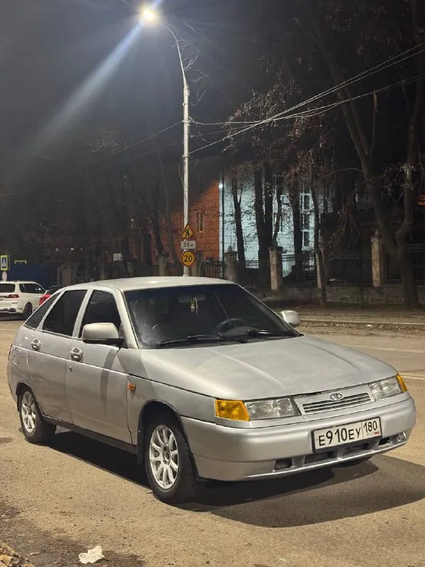 В продаже ваз 2112🩶 2006 года выпуска📅 недавно откапитален✅ ходовую пересыпали✅ коробка не хрустит не выбивает✅ кузов находится в хорошем состоянии-без гнили✅ комплектация: - электро зеркала✅ - подогрев сидений✅ - гур✅ - два передних стеклоподъемника ✅ - красивые 13-е диски🛞 - два ключа🔑🔑 - приятный выхлоп✅ - лэд свет✅ -se зеркала✅ находиться г. донецк🏙️ цена: 185.000р💰💰💰 связь: +7 (949) 445-84-67 ☎️ 📞 звоните: +7(949)4458467 - фотография - 1