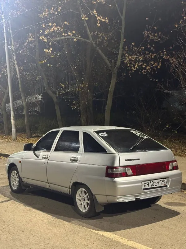 В продаже ваз 2112🩶 2006 года выпуска📅 недавно откапитален✅ ходовую пересыпали✅ коробка не хрустит не выбивает✅ кузов находится в хорошем состоянии-без гнили✅ комплектация: - электро зеркала✅ - подогрев сидений✅ - гур✅ - два передних стеклоподъемника ✅ - красивые 13-е диски🛞 - два ключа🔑🔑 - приятный выхлоп✅ - лэд свет✅ -se зеркала✅ находиться г. донецк🏙️ цена: 185.000р💰💰💰 связь: +7 (949) 445-84-67 ☎️ 📞 звоните: +7(949)4458467 - фотография - 3