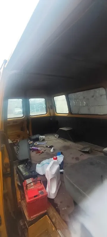 Продам ford транзит 1998 год 2.0 бензин под восстановление двигателя что с ним в душе не знаю, перво... - фотография