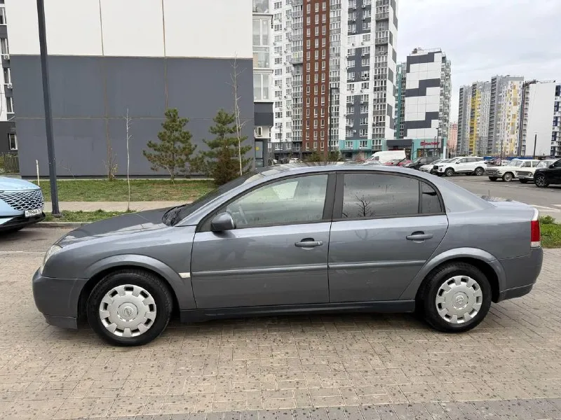 Продам. опель _векта, с / год 2005 пробег 196 родной / не единого дтп вся в заводском( окрасе ) геометрия вся родная ! машиной владею 4 года _ не когда не подводила реально 👍 комплектация + климал контроль _ абс _ круиз _ очень удобная вещь по трассе + / подогревы сидений - 4 электро под емника / под качка сидений с регулировкой / ( мульти руль ) подогрев лобового стекла / электро боковые стекла / ! с недавнего поменял масла фильтра - грм анти фриз / резина новая зима липучка / салон опрятный чистый как надо старался следить по возможности ! машина оценкована 👍2 года назад обрабатывал антикором + / ещо есть установлен - планшет андроид _ парктроник задний камеру можно под ключить еть отдам новому владельцу) посмотреть можно макеевка ! цена 565 руб. тел. +79496585210 - фотография - 4