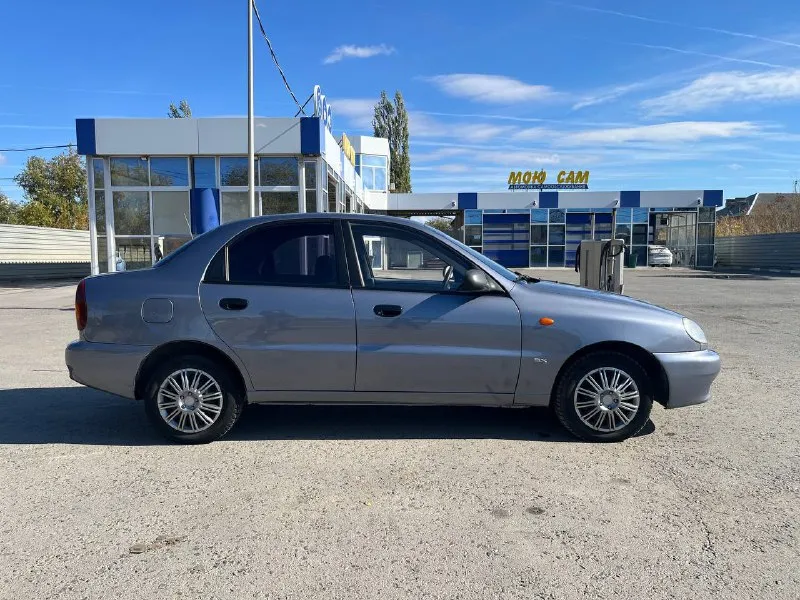 ⚡⚡⚡chevrolet lanos (ланос) 2008⚡⚡⚡ максимальная комплектация sx (кондиционер, подушка безопасности, гур, электростеклоподьемники, тахометр, часы, бортовой компьютер) двигатель 1,5 ( компрессия в каждом цилиндре 14) в отличном состоянии, кузов блестит 🚗 без рыжиков, после полировки, стаканы как новые. двигатель масло не расходует, не дымит. кпп не хрустит и не вылетает, переключается четко. ходовая как мячик🏀 без посторонних звуков. кондиционер работает❄( заправлять не нужно) салон чистый после химчистки в идеале! зимняя резина nokian автомобиль не требует абсолютно не каких вложений! переоформление без проблем, без запретов и ограничений. цена 330 000 рублей, не большой торг. осмотр енакиево. телефон: +79495635501 +79496461985 - фотография - 5