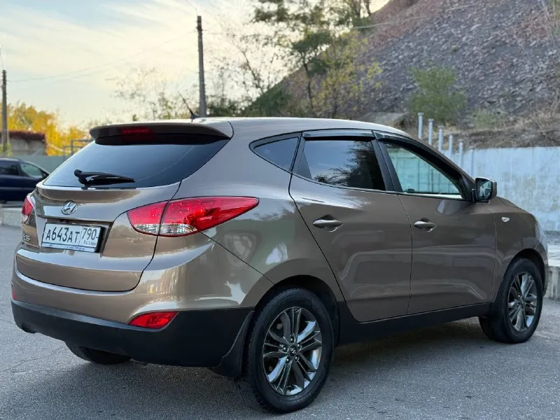 +79494999290 цена: 1.250.000 год: 2014 объем двигателя: 2.0 кпп: автомат привод: полный в продаже hyundai ix35, отличный паркетник на полном приводе, техническая часть обслужена, вложений не требует, кузов в заводском окрасе, авто без дтп. осмотр: донецк 📞 звоните: +7(949)4999290 - фотография - 3