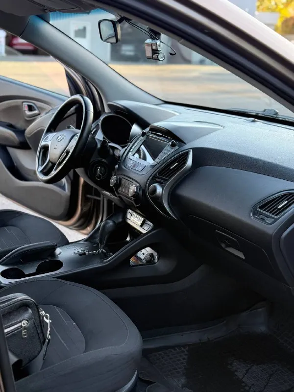 +79494999290 цена: 1.250.000 год: 2014 объем двигателя: 2.0 кпп: автомат привод: полный в продаже hyundai ix35, отличный паркетник на полном приводе, техническая часть обслужена, вложений не требует, кузов в заводском окрасе, авто без дтп. осмотр: донецк 📞 звоните: +7(949)4999290 - фотография - 6