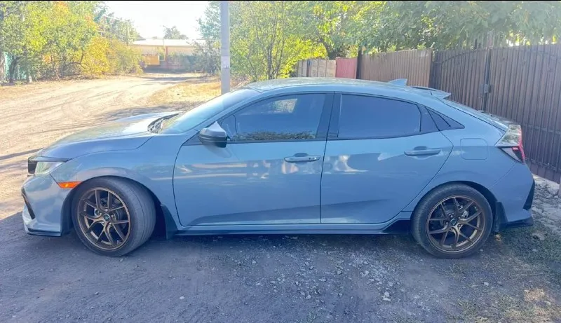 Продам honda civic x 2021г hatchback двигатель 1.5 (182 л. с) пробег 60 тыс коробка: акпп комплектация sport: климат контроль, старт-стоп, бесключевой доступ, адаптивный круиз, подруливание в полосе, автосвет, подрулевые липестки, carplay и android auto два комплекта резины на дисках зима/лето цена 2.000.000 тел: +79498535024 tg : +79493918896 - фотография - 2