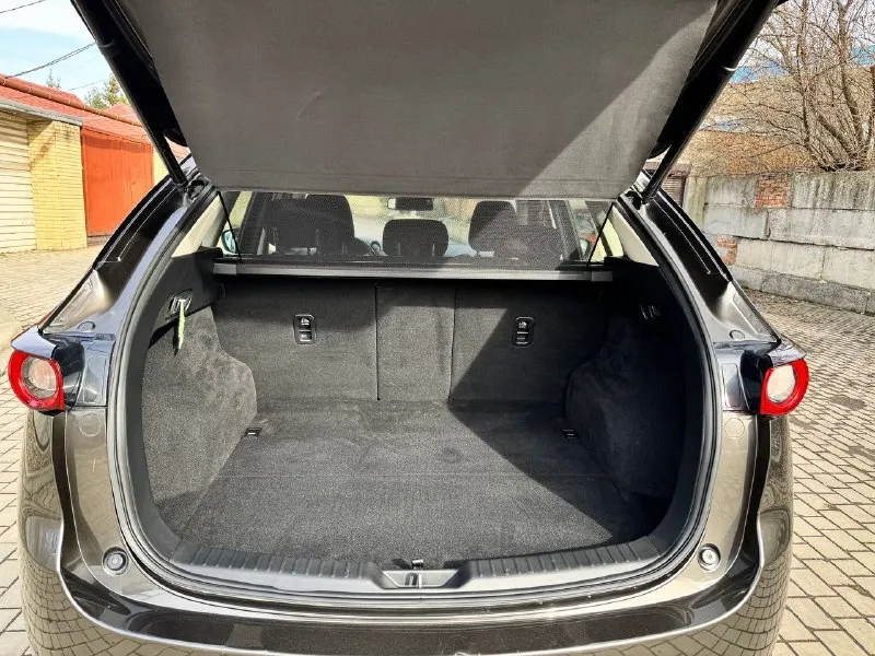 Mazda cx-5 2018 года 2 владельца официальна куплена в автосалоне 2.0 бензин 45.000 км пробег оригинал хорошая комплектация безопасность вся целая состояние нового авто в дтп не участвовала 2.500.000₽ торг строго у капота все интересующие вас вопросы отвечу по тел 📱+7(949) 382-99-05 📍г. донецк 📲 tg: aut⭕️time dnr 📞 звоните: +7(949)3829905 - фотография - 8