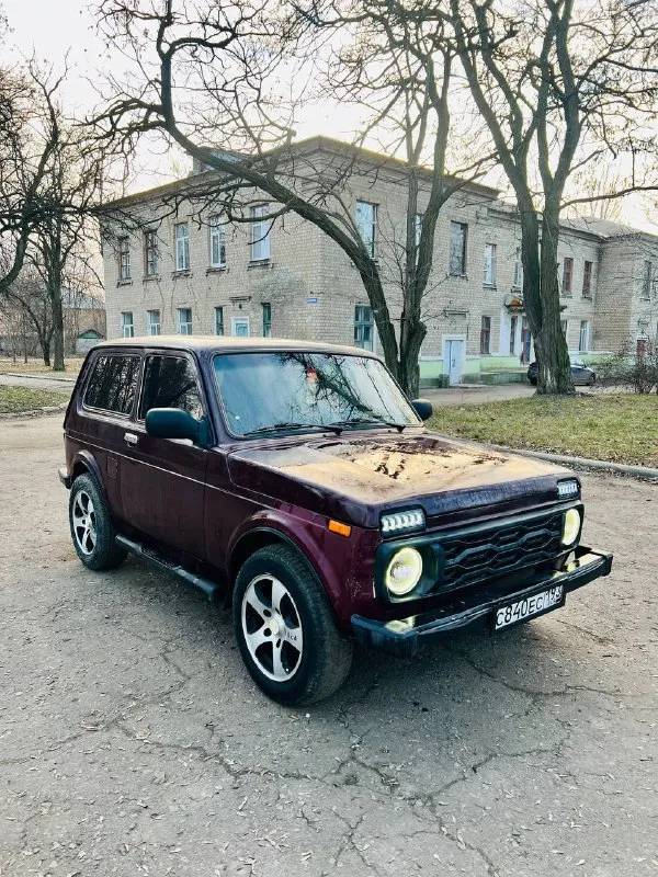 В продаже нива 2008 год инжектор двигатель идеально работает коробка не выбивает ходовая идеальная раздатка работат отлично масло все поменены очень хорошая музыка играет очень хорошо дно в идеале машина на учете краснодарская очень хороший свет настроен лед лампы перед зад хорошая резина на титановых дисках салон чистенький аккуратный техника отличная пороги целый без ржавчин осмотр макеевка донецк по желанию могу пригнать куда нужно в продаже есть еще 3 нивы (карбюраторы и инжекторы) +7 (949) 638-01-13 цена 295 000 - фотография - 2