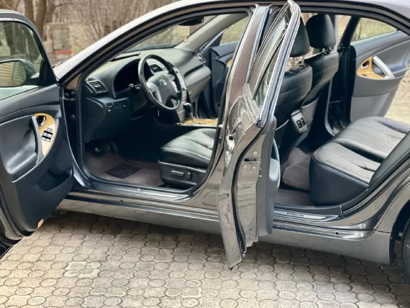Toyota camry 40 2007 год выпуска 1 владелец с автосалона ✅ три ключа ✅ два комплекта колес зима -лето r16 почти капсула времени пробег 188.000км родной ! гаражное хранение автомобиля мотор 2.4 цена 1.190.000₽ хороший торг ! звоните +7-949-378-26-62 - фотография - 8