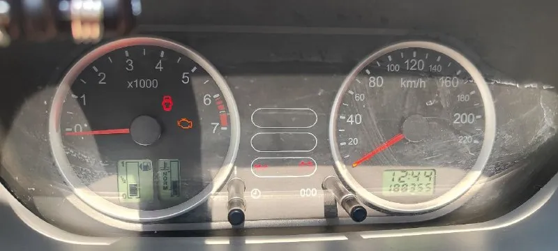 Ford fusion 2003 года 1.6 л. , механика 101 л. с. в одной семье 8 лет ❤👨‍👩‍👧🚙. отличное состояние для своих лет. пробег 190 тыс. салон в отличном состоянии, сиденья не продавленые, в машине не курили, так как возили детей. машина дорогу держит, резина отличная, так же комплект зимы на дисках. кондиционер заправлен холодит отлично. за этот год поменно: масла, фильтра, бачек расширительный, антифриз, жидкость гур с промывкой, топливный насос, грм, приводные ремни, помпа, подшипник промвала, подшипники ступицы передней. есть притёртость по заднему бамперу. в подарок отдам газ. цена 500000 рублей. +74943687317 - фотография - 5