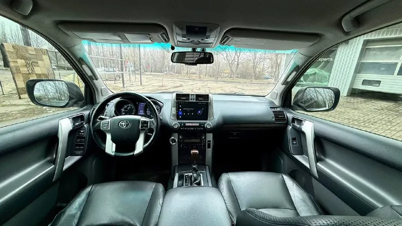 Продам toyota land cruiser prado 2010 г. в. пробег 213 тыс. км. , 3 литра дизель. цена: 3,100,000₽ торг. автомобиль без дтп, автотека вся зеленая (вышлю по запросу), есть история обслуживания за последние 10 лет. на 200 тыс. км. было сделано большое то (замена жидкостей, грм, стоек, много мелочей по подвеске, перебраны тормоза, перебран полностью ручник (замена колодок, тросов), а также многое другое). вин рамы читаемый и обработан. установлена хорошая мультимедиа. комплектация: бесключевой доступ старт/стоп адаптивный ксенон подогрев сидений электросидения 2-х зонный климат холодильник в подлокотнике электроскладывание зеркал камера заднего вида парктроник перед/зад круиз контроль. с машиной отдам два комплекта резины. для дополнительной информации звоните или пишите. +79493509152 📞 звоните: +7(949)3509152 - фотография - 7