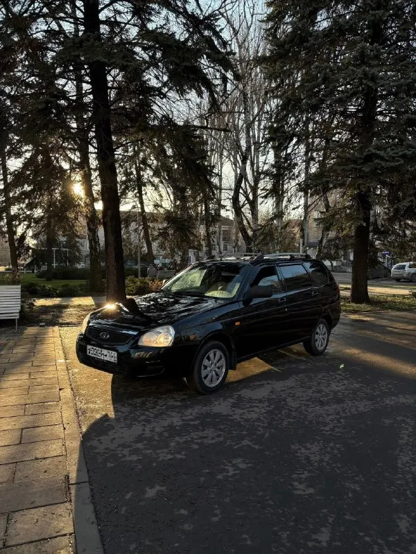 Продам приора 2 поколения 2014 года в отличном состоянии! автомобиль полностью обслужен: двигатель, ходовка, коробка после обслуживания! было произведено замена всех масел, фильтров и по ходовой части. двигатель 16 клапанный работает отлично, тихо ровно ходовая без нареканий, все обслужено делать ничего не надо!!! салон чистый ухоженный и не прокуренный, ве работает все включается комплектация люкс, кондиционер работает, дует и холодит по кузову очень красивая ровненькая, внимание привлекает машина в отличном состоянии, реально живой автомобиль, сел и поехал делать ничего не нужно! цена 530 000 руб хороший торг реальному покупателю +79494744952 📞 звоните: +7(949)4744952 - фотография - 1